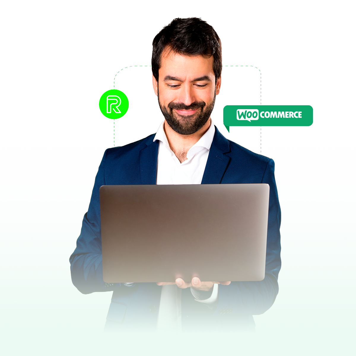 Hombre empresario sonriendo trabajando en su notebook. En la imagen se sobreimprime el logo de Woocommerce y el isotipo de ReciboPagos.